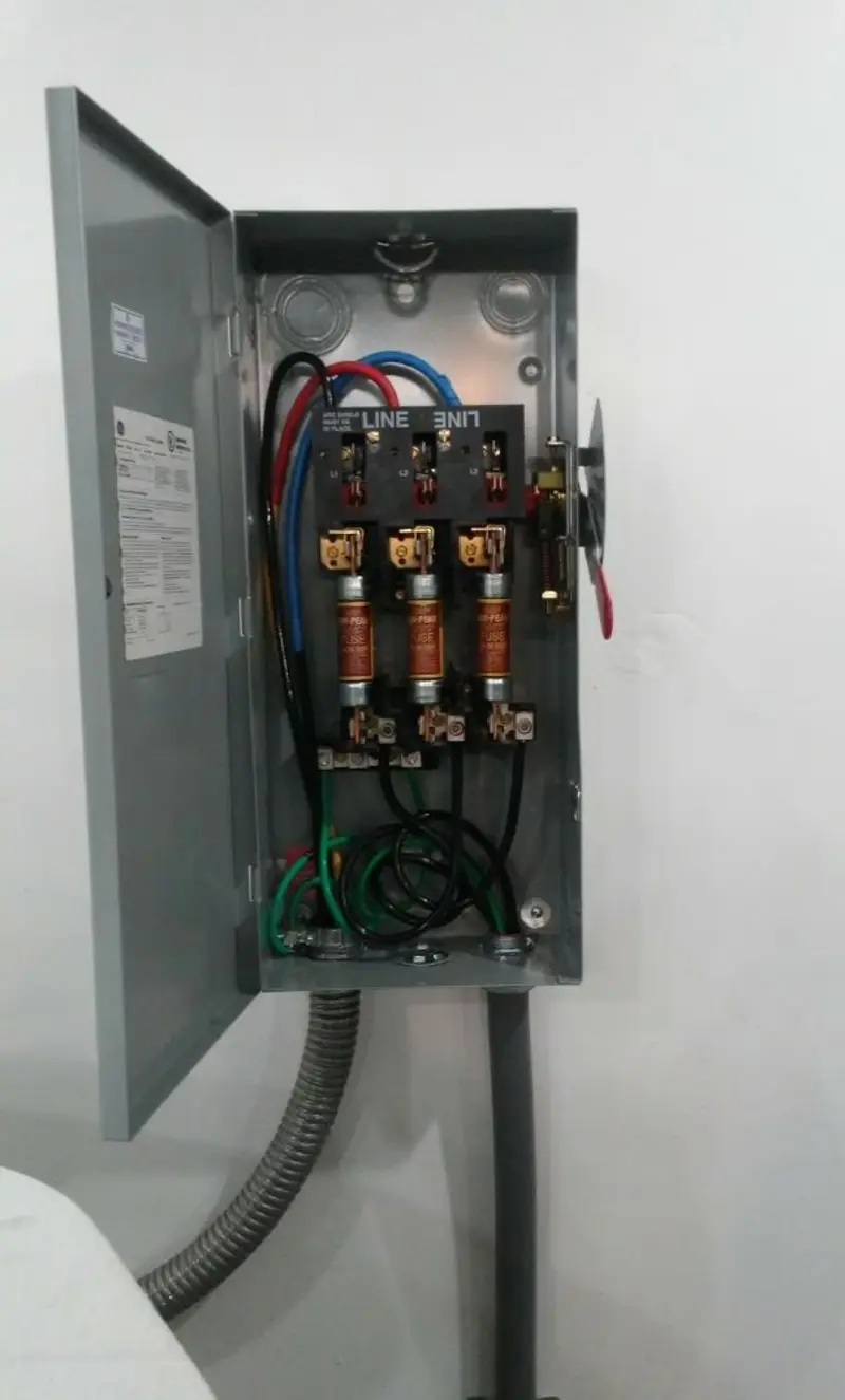 Three-phase disconnect switch installed for Smoke Detector Installation in Rising Sun-Lebanon